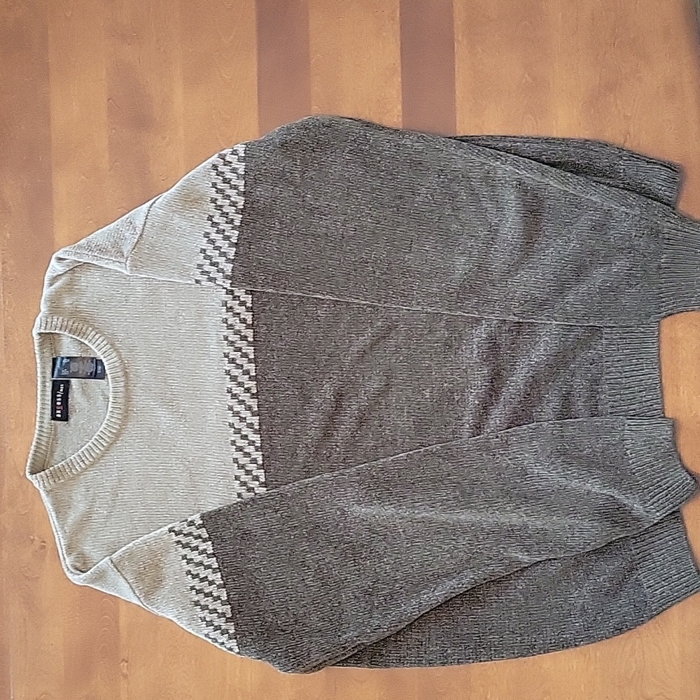 Brown Axcess Men's Sweater Size XL